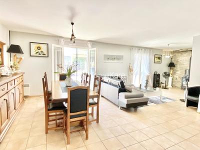 Maison - 121 m² - 4 pièces