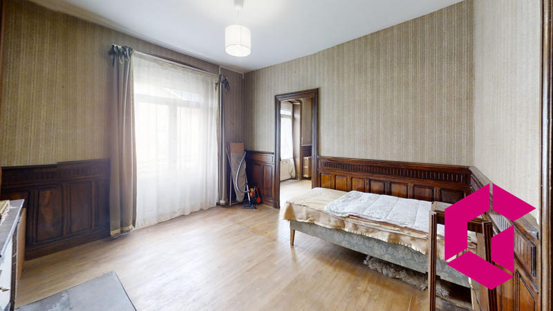 Maison - 255 m² - 10 pièces