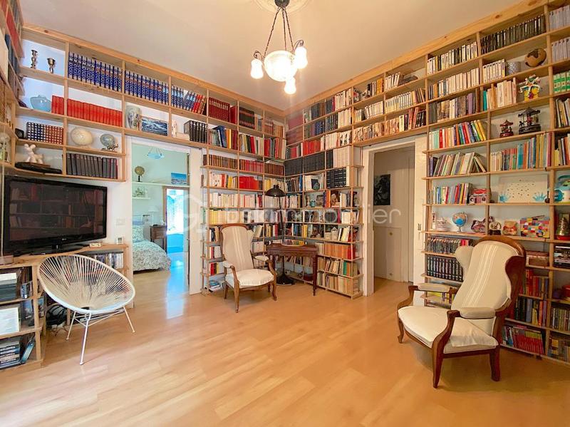 Maison - 215 m² - 8 pièces