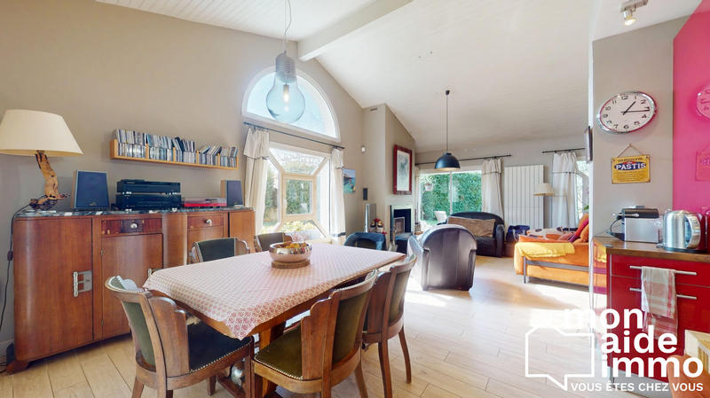 Maison traditionnelle - 170 m² - 6 pièces