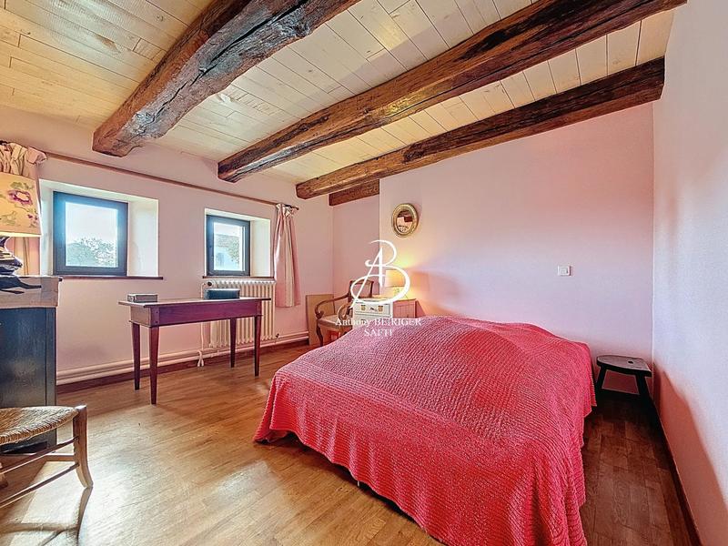 Maison - 331 m² - 12 pièces