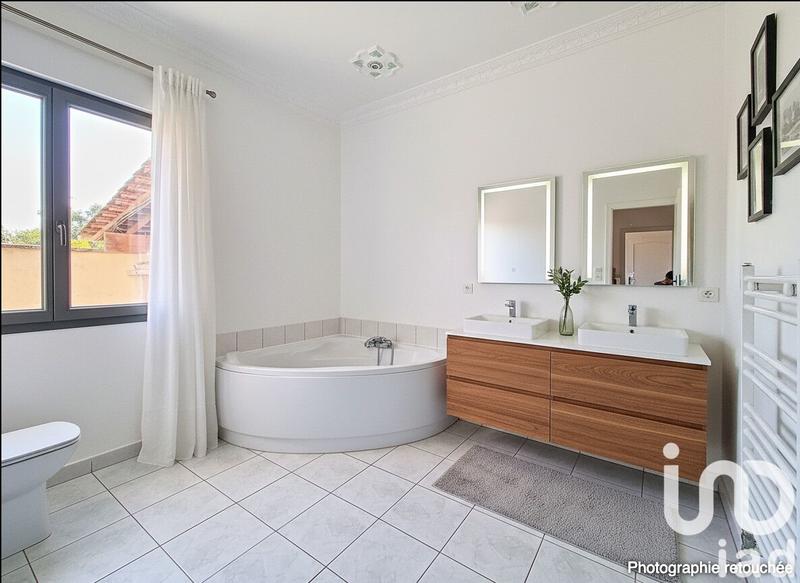 Maison - 170 m² - 5 pièces