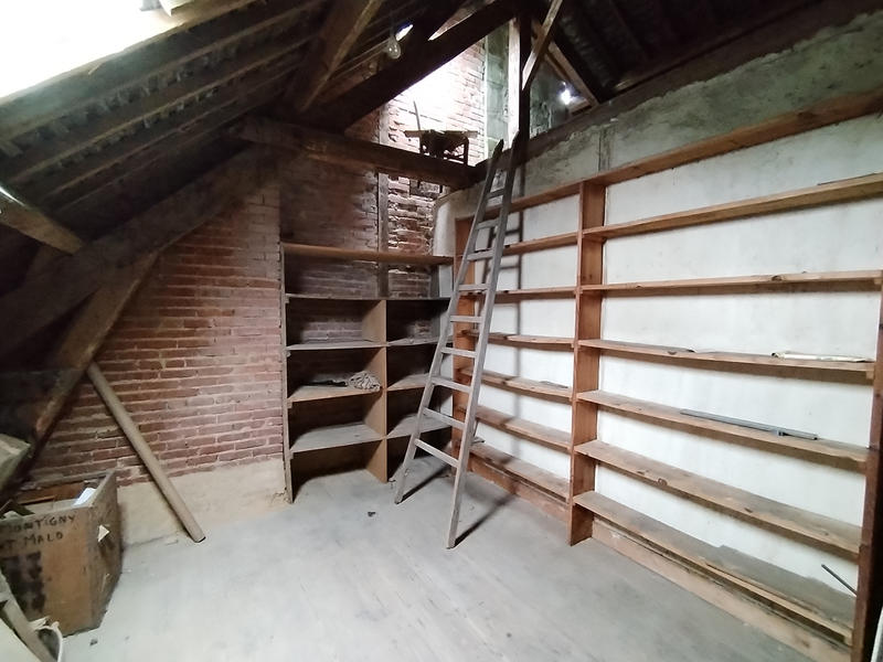 Maison - 218 m² - 10 pièces