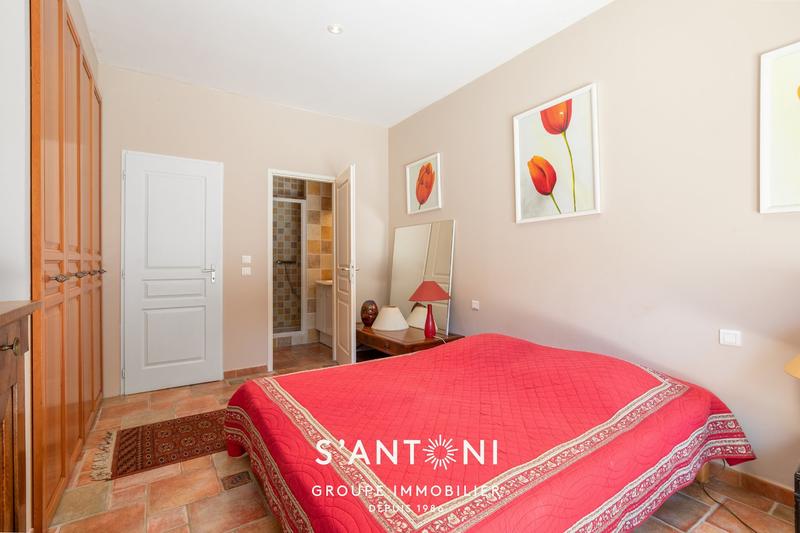 Maison - 202 m² - 8 pièces