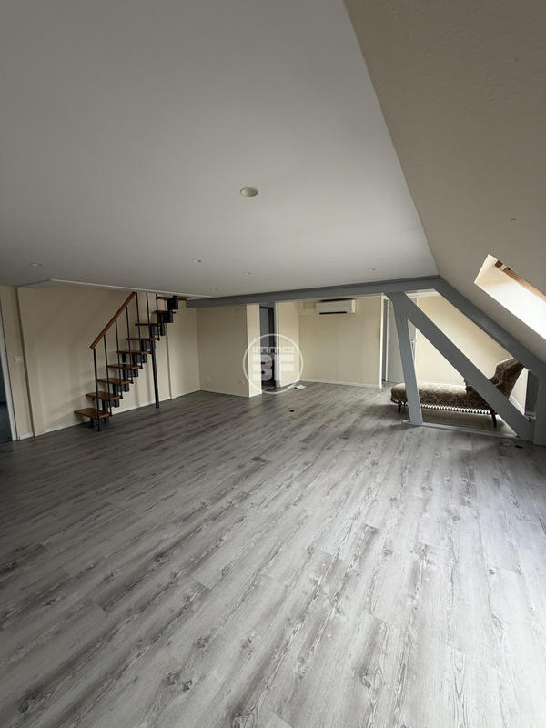 Appartement - 125 m² - 5 pièces