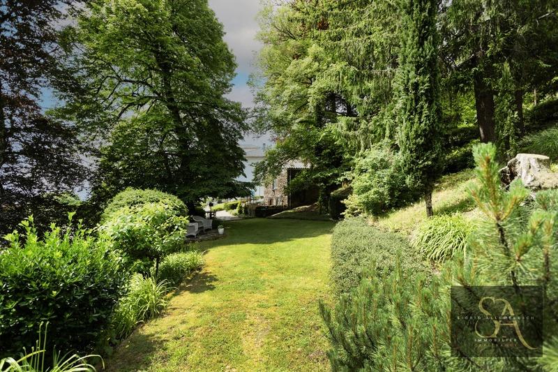 Maison - 312 m² - 9 pièces