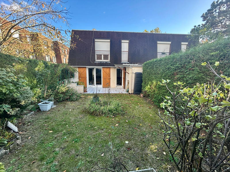 Maison - 99 m² - 6 pièces