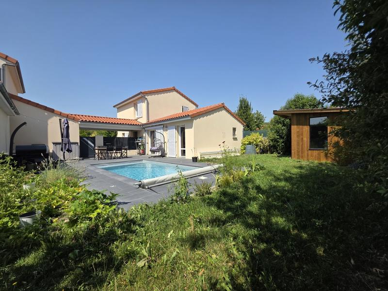 Maison - 101 m² - 4 pièces