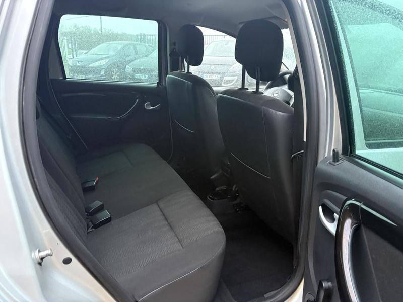 Dacia Duster 1.5 Dci 110 Cv Laureate + Attelage