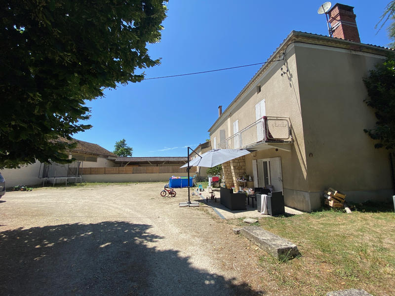 Maison - 121 m² - 6 pièces