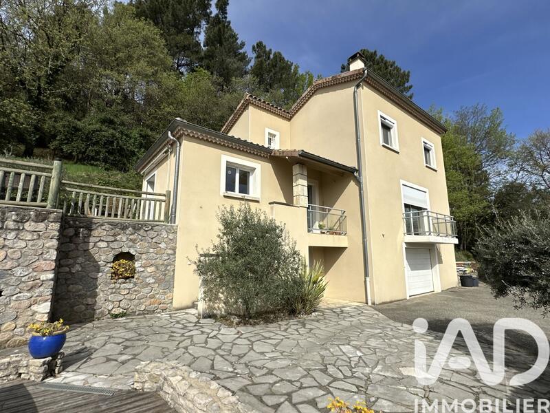 Maison - 125 m² - 5 pièces