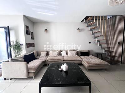 Maison - 186 m² - 7 pièces