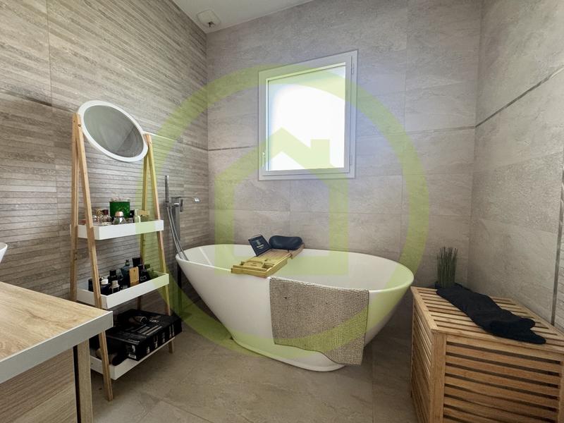 Maison - 144 m² - 5 pièces