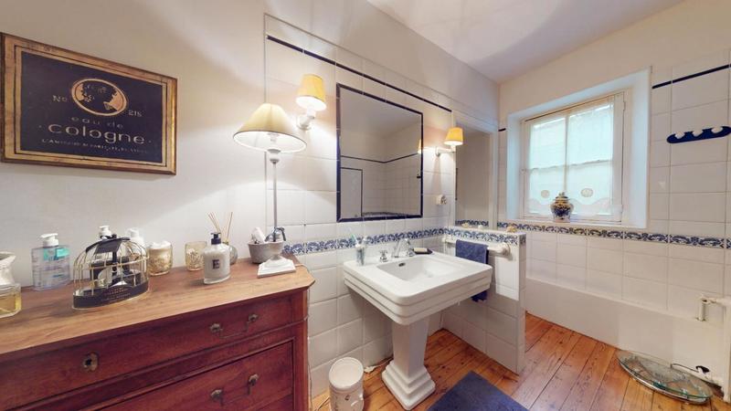 Appartement - 272 m² - 8 pièces