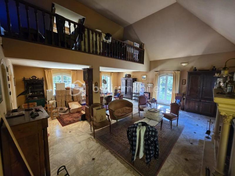 Maison - 185 m² - 7 pièces