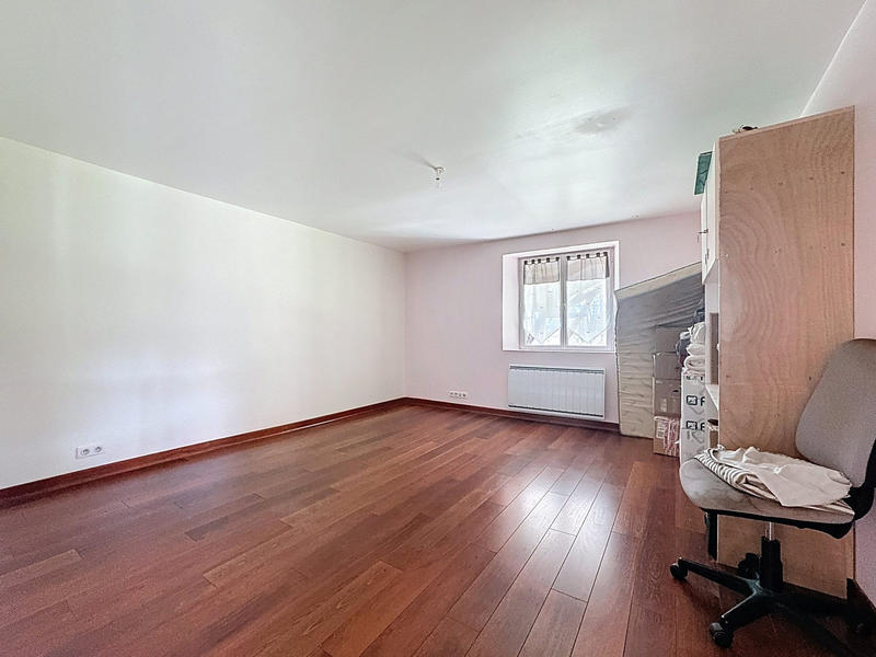 Maison - 210 m² - 7 pièces