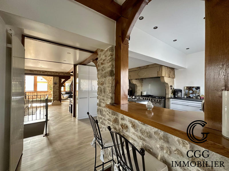 Maison - 223 m² - 6 pièces