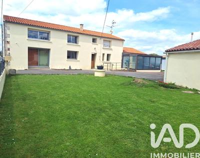 Maison - 167 m² - 6 pièces