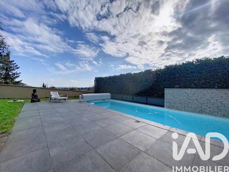 Maison - 218 m² - 8 pièces