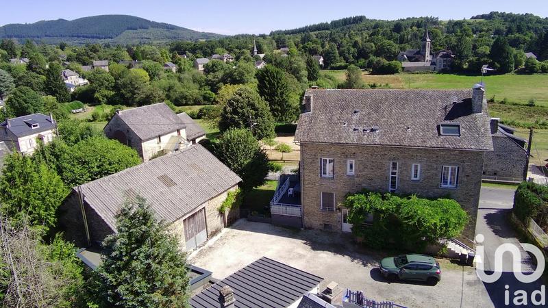 Maison - 227 m² - 9 pièces