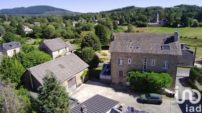 Maison - 227 m² - 9 pièces