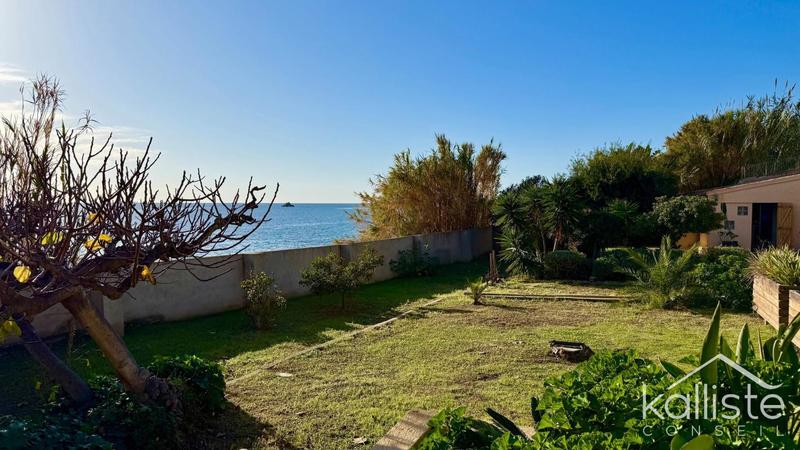 Villa - 241 m² - 10 pièces