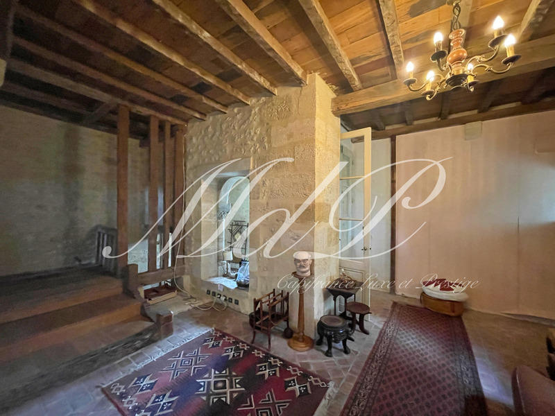 Maison - 338 m² - 10 pièces