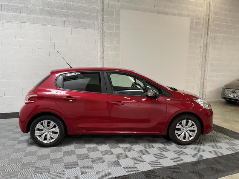 Peugeot 208 1.2 Puretech 82 Ch Style Premiere Main - Garantie 6 Mois
