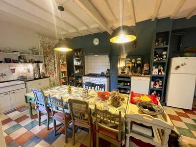 Maison - 293 m² - 11 pièces