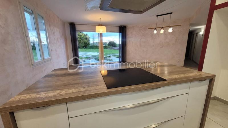 Maison - 90 m² - 5 pièces