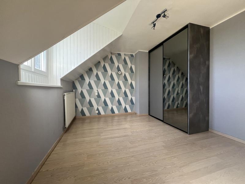 Maison - 162 m² - 9 pièces