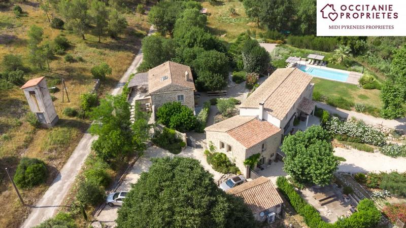 Propriété - 366 m² - 13 pièces