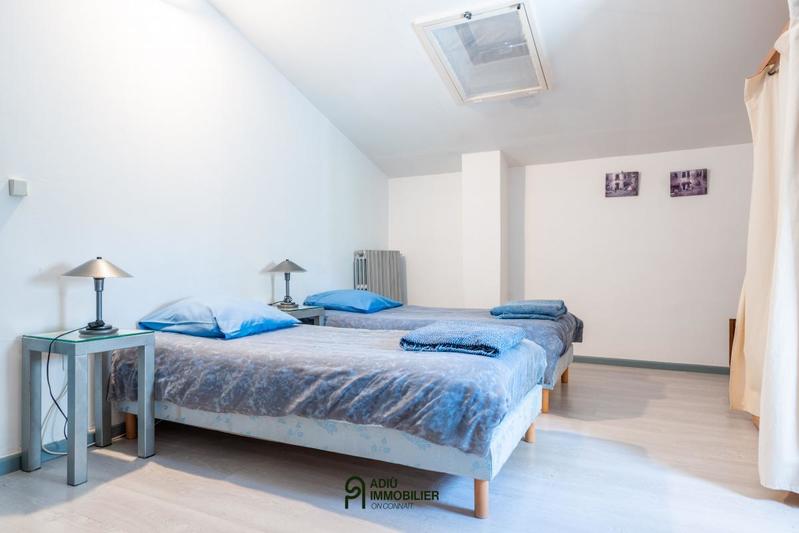 Maison - 375 m² - 14 pièces