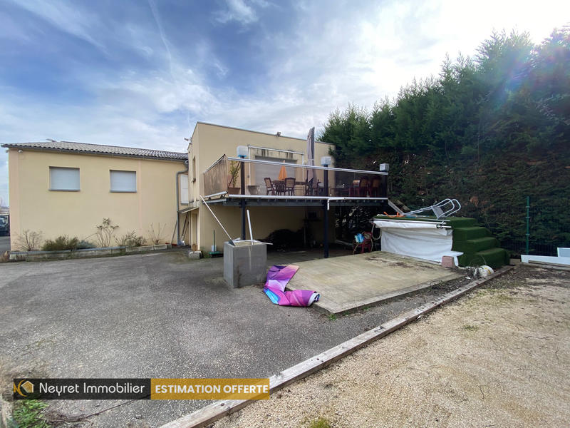 Local d'activités - 253 m²