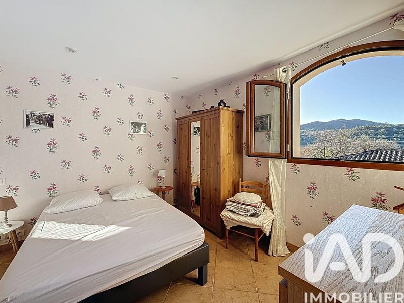 Maison - 267 m² - 8 pièces