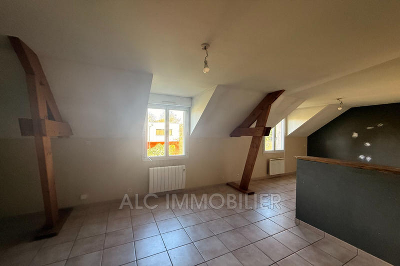 Appartement - 743 m² - 10 pièces