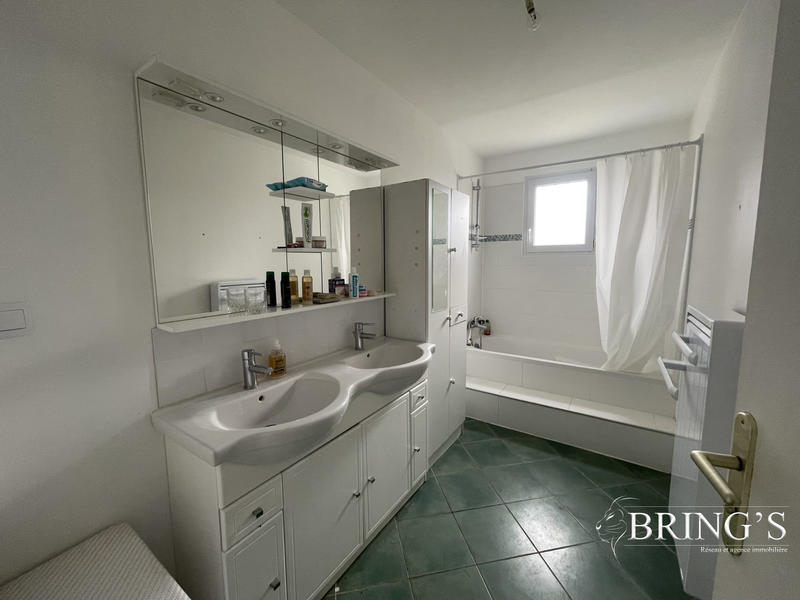 Maison - 98 m² - 5 pièces