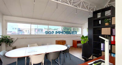 Local commercial - 96 m² - 3 pièces