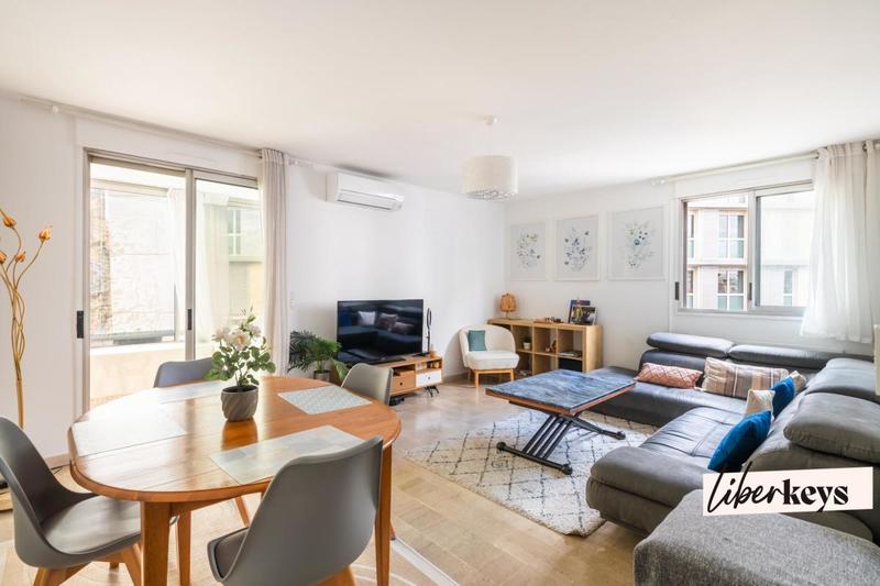 Appartement ancien - 99 m² - 4 pièces