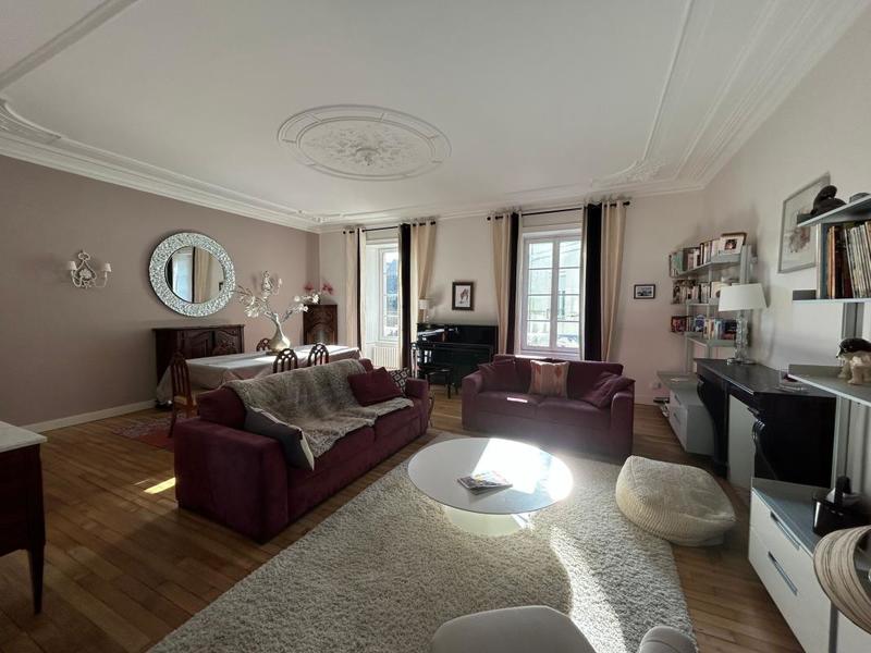 Appartement - 135 m² - 4 pièces