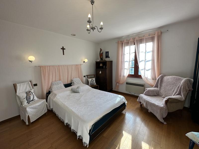 Villa - 238 m² - 5 pièces