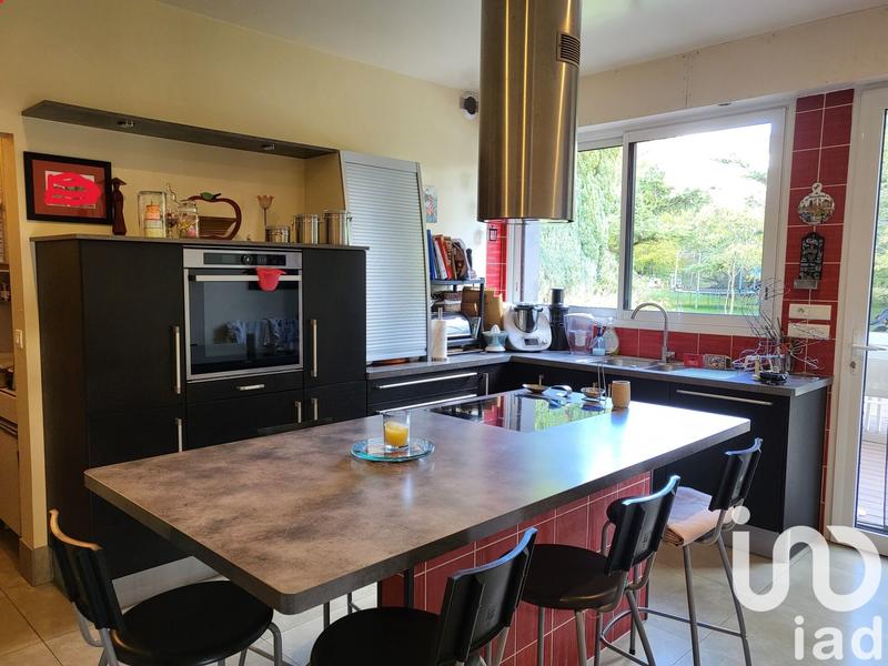 Maison - 305 m² - 10 pièces