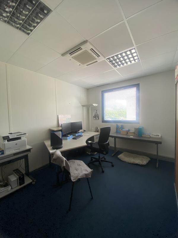 Bureau - 80 m² - 3 pièces
