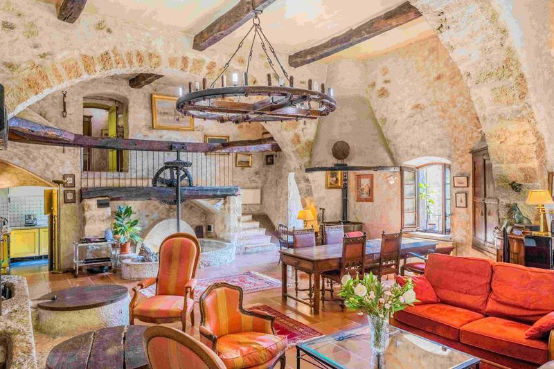 Maison - 253 m² - 9 pièces