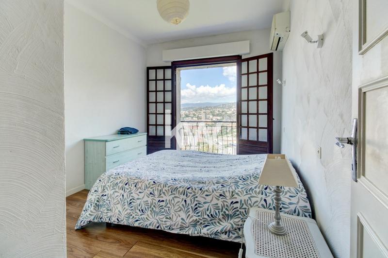 Maison - 213 m² - 10 pièces