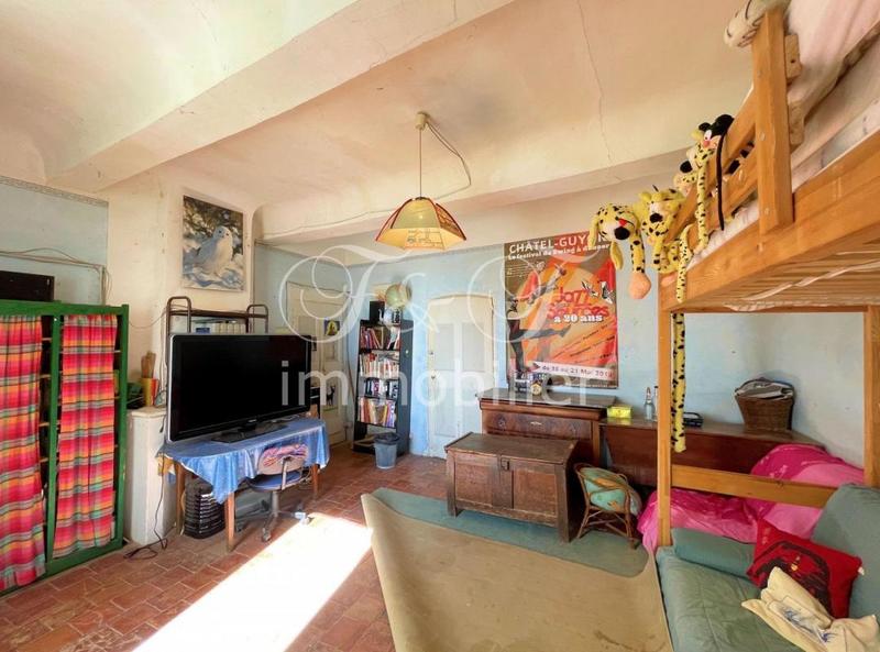 Propriété - 220 m² - 12 pièces