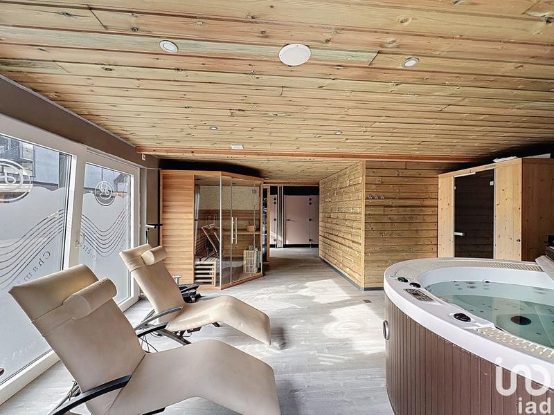 Local commercial - 1 100 m²