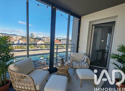 Appartement - 100 m² - 4 pièces