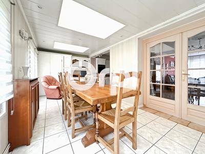 Maison - 102 m² - 5 pièces