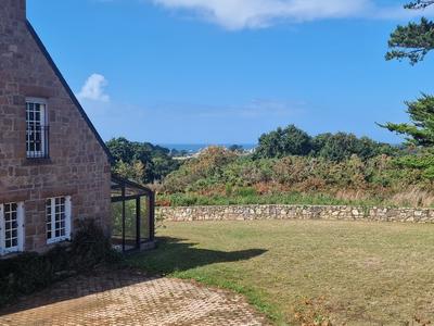 Propriété - 352 m² - 16 pièces